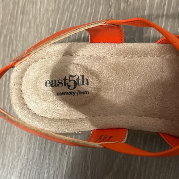 East 5th Vibrant Orange Floral Sandals - Picture 5 of 8
